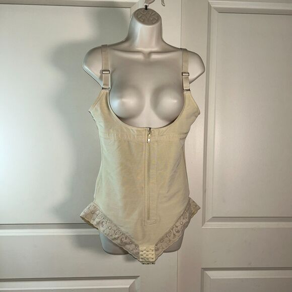 Plus Size Shapewear Bodysuit 2X Beige Zip Front Snap Crotch Adjustable Straps - Picture 1 of 5